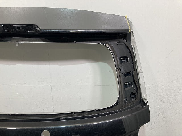 ライズ A200A/A210A/A201A/A202A 純正 リアゲート/バックドア/リアハッチ 内張り付 67500-B1210 ブラックマイカメタリック X07(147536)