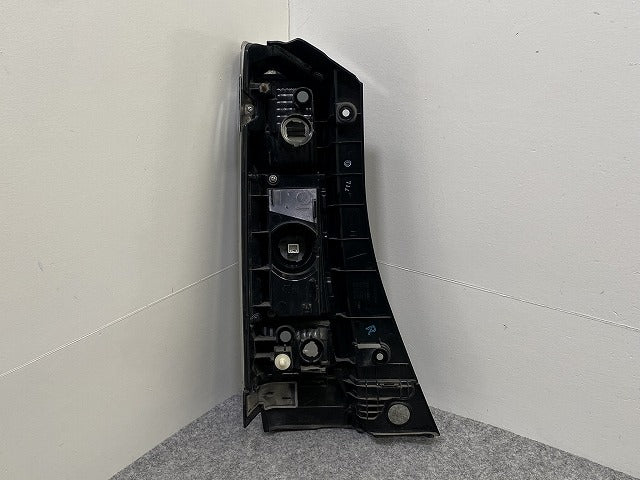 N-BOX/NBOX Nボックス カスタム/JF1/JF2 純正 右 テールランプ/ライト/レンズ LED ICHIKOH D106 ブラック ソリッド ホンダ(147537)