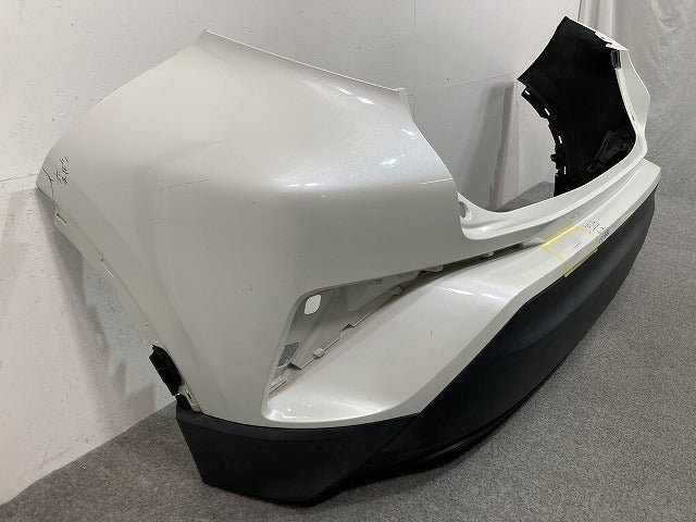 C-HR/CHR ZYX10/ZYX11/NGX50/NGX10 純正 リア バンパー 52159-10300 ホワイトパールクリスタルシャイン 070 トヨタ(147551)