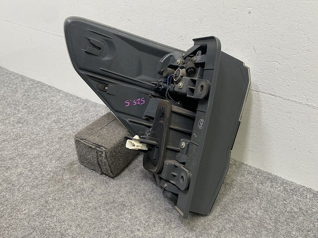 ヴェルファイア 20系/ANH20W/GGH20W/ANH25W/GGH25W/ATH20W 純正 右 テールランプ/ライト/レンズ LED KOITO 58-29 ブラック 202(147553)