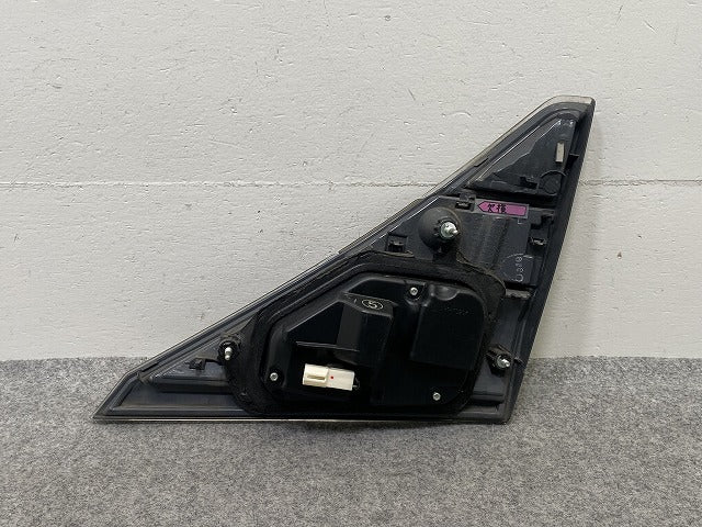 ヴェルファイア 20系/ANH20W/GGH20W/ANH25W/GGH25W/ATH20W 純正 左 テールランプ/ライト/レンズ LED 刻印5 KOITO 58-35 ブラック(147555)