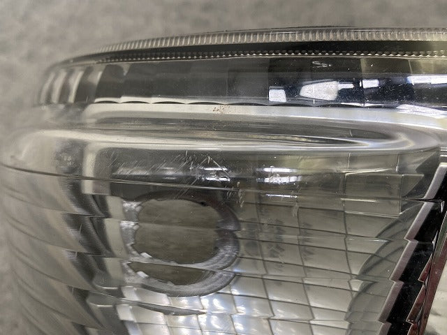 ダイナ/トヨエース/デュトロ 純正 右 ヘッドライト/ランプ ハロゲン レベライザー 刻印A KOITO 37-21 トヨタ(147564)