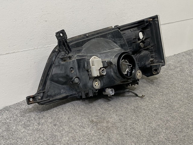 ダイナ/トヨエース/デュトロ 純正 右 ヘッドライト/ランプ ハロゲン レベライザー 刻印A KOITO 37-21 トヨタ(147564)
