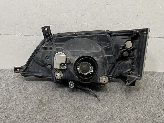 ダイナ/トヨエース/デュトロ 純正 右 ヘッドライト/ランプ ハロゲン レベライザー 刻印A KOITO 37-21 トヨタ(147564)
