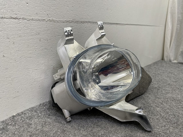 新品!206 プジョー/PEUGEOT 純正 右 フォグランプ/フォグライト ハロゲン VALEO 6205T2 6205.T2 プジョー(147566)