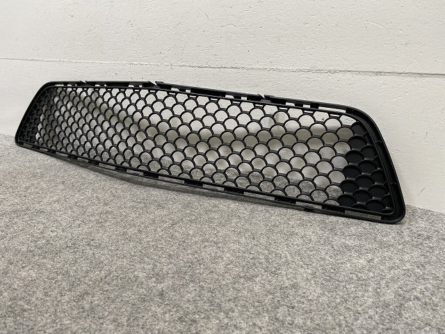 新品!Cクラス W204 純正 フロント ロア グリル A 204 885 04 53 A2048850453 素地 メルセデスベンツ(147576)