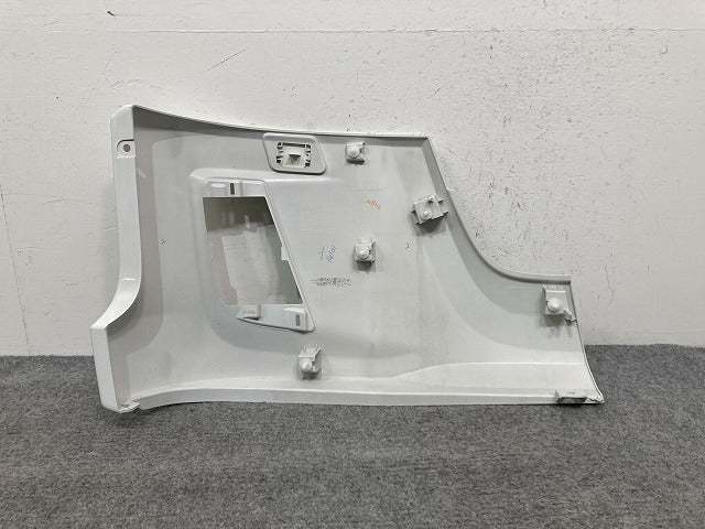 新車取り外し!エルフ/フォワード 純正 フロント バンパー 4/5X CRG/5X CRG/BH/4/5X CRG  ホワイト ソリッド いすゞ(147582)