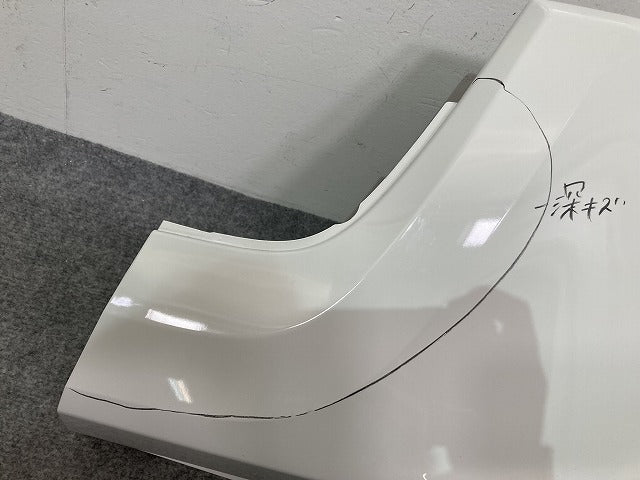 新車取り外し!エルフ/フォワード 純正 フロント バンパー 4/5X CRG/5X CRG/BH/4/5X CRG  ホワイト ソリッド いすゞ(147583)