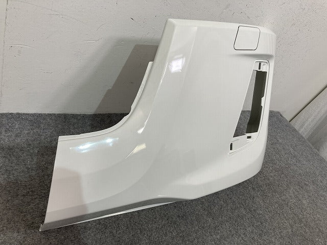 新車取り外し!エルフ/フォワード 純正 フロント バンパー 4/5X CRG/5X CRG/BH/4/5X CRG  ホワイト ソリッド いすゞ(147585)