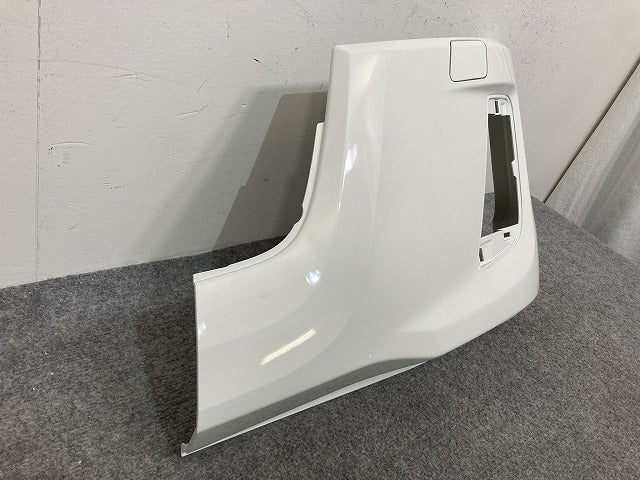 新車取り外し!エルフ/フォワード 純正 フロント バンパー 4/5X CRG/5X CRG/BH/4/5X CRG  ホワイト ソリッド いすゞ(147588)