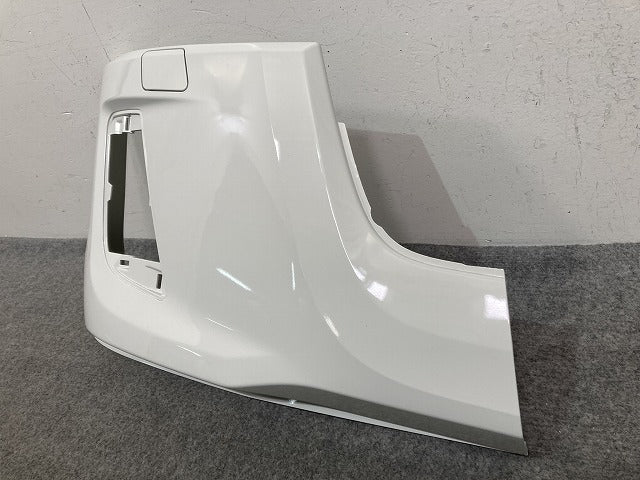 新車取り外し!エルフ/フォワード 純正 フロント バンパー 4/5X CRG/5X CRG/BH/4/5X CRG  ホワイト ソリッド いすゞ(147588)