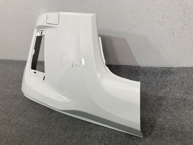 新車取り外し!エルフ/フォワード 純正 フロント バンパー 4/5X CRG/5X CRG/BH/4/5X CRG  ホワイト いすゞ(147597)