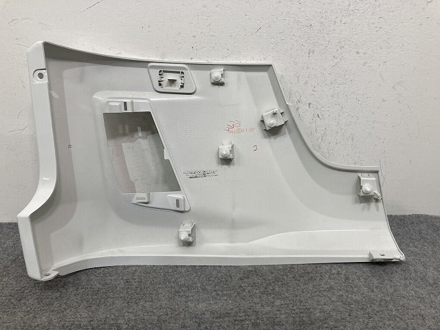 新車取り外し!エルフ/フォワード 純正 フロント バンパー 4/5X CRG/5X CRG/BH/4/5X CRG  1-86722179-0 ホワイト ソリッド いすゞ(147602)