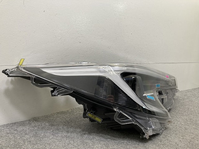 カローラ ツーリング 210系/NRE210W/ZRE212W/MZEA17W/MZEA12W/ZWE214W 純正 右 ヘッドライト LED レベライザー 刻印W 12-647(147607)