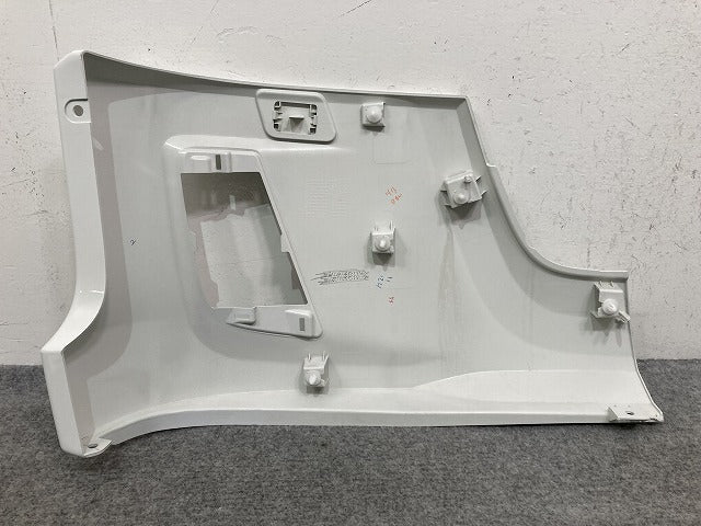 新車取り外し!エルフ/フォワード 純正 フロント バンパー 4/5X CRG/5X CRG/BH/4/5X CRG  1-86722179-0 ホワイト ソリッド いすゞ(147608)