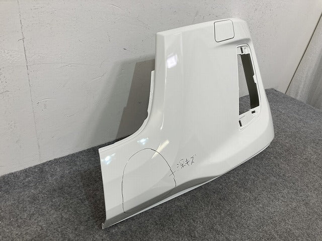 新車取り外し!エルフ/フォワード 純正 フロント バンパー 4/5X CRG/5X CRG/BH/4/5X CRG  1-86722179-0 ホワイト ソリッド いすゞ(147610)