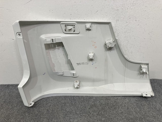 新車取り外し!エルフ/フォワード 純正 フロント バンパー 4/5X CRG/5X CRG/BH/4/5X CRG  1-86722179-0 ホワイト ソリッド いすゞ(147610)