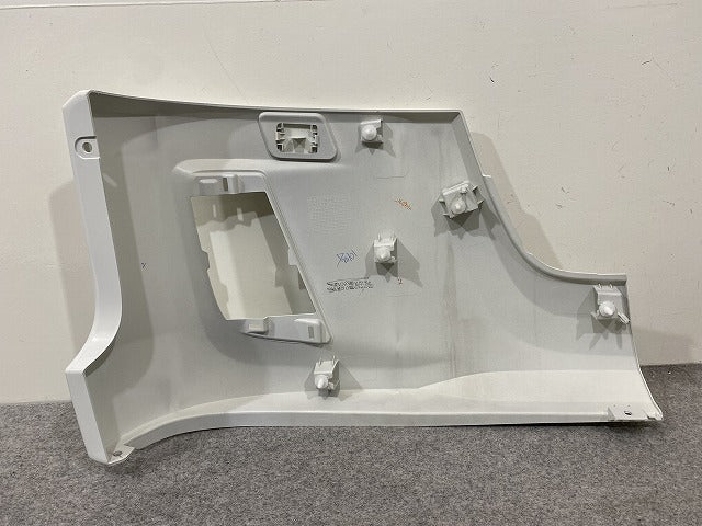新車取り外し!エルフ/フォワード 純正 フロント バンパー 4/5X CRG/5X CRG/BH/4/5X CRG  1-86722179-0 ホワイト ソリッド いすゞ(147617)