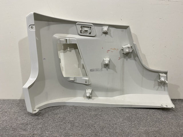 新車取り外し!エルフ/フォワード 純正 フロント バンパー 4/5X CRG/5X CRG/BH/4/5X CRG  1-86722179-0 ホワイト ソリッド いすゞ(147619)