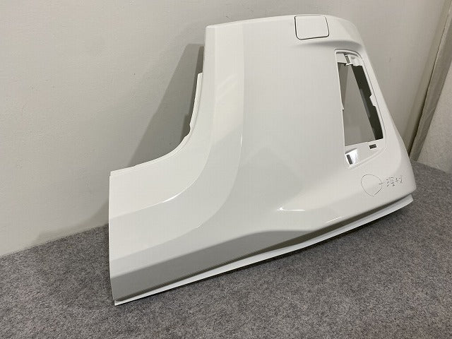 新車取り外し!エルフ/フォワード 純正 フロント バンパー 4/5X CRG/5X CRG/BH/4/5X CRG  1-86722179-0 ホワイト ソリッド いすゞ(147622)