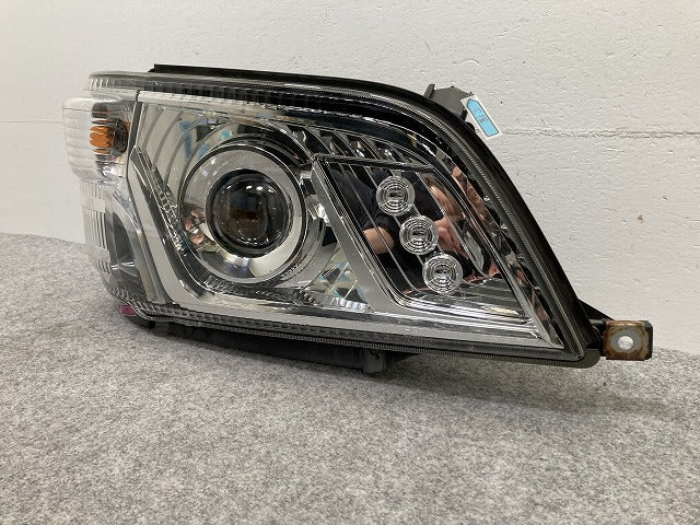 ダイナ/デュトロ 純正 右 ヘッドライト/ランプ LED レベライザー 刻印オ KOITO 37-25 トヨタ(147623)