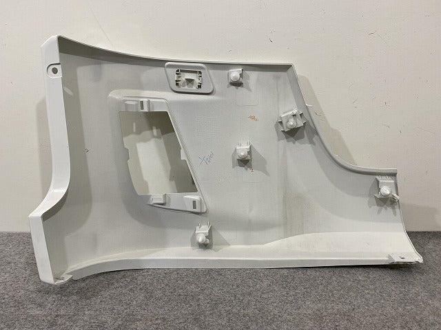 新車取り外し!エルフ/フォワード 純正 フロント バンパー 4/5X CRG/5X CRG/BH/4/5X CRG  1-86722179-0 ホワイト ソリッド いすゞ(147625)