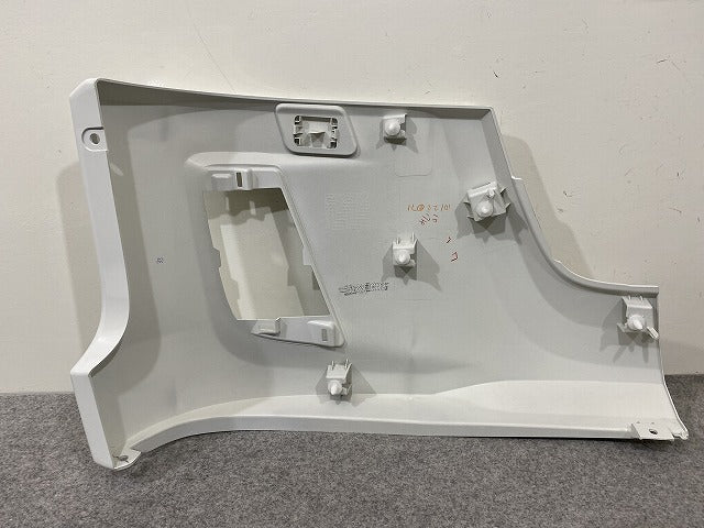 新車取り外し!エルフ/フォワード 純正 フロント バンパー 4/5X CRG/5X CRG/BH/4/5X CRG  1-86722179-0 ホワイト ソリッド いすゞ(147633)