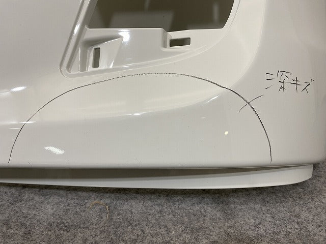 新車取り外し!エルフ/フォワード 純正 フロント バンパー 4/5X CRG/5X CRG/BH/4/5X CRG  1-86722179-0 ホワイト ソリッド いすゞ(147635)