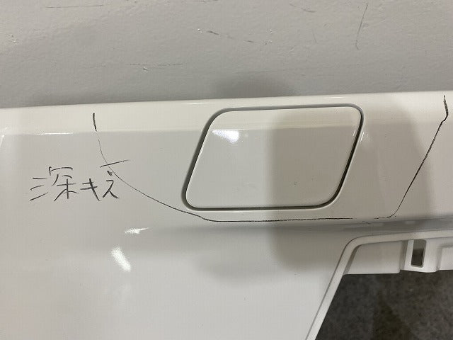 新車取り外し!エルフ/フォワード 純正 フロント バンパー 4/5X CRG/5X CRG/BH/4/5X CRG  1-86722179-0 ホワイト ソリッド いすゞ(147638)
