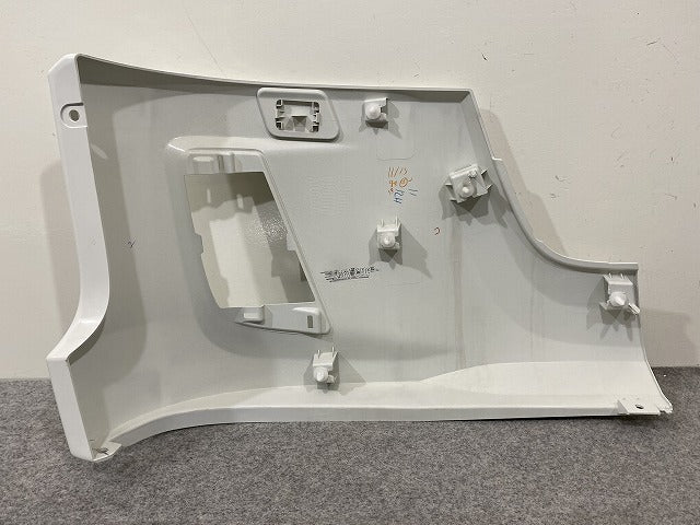 新車取り外し!エルフ/フォワード 純正 フロント バンパー 4/5X CRG/5X CRG/BH/4/5X CRG  1-86722179-0 ホワイト ソリッド いすゞ(147641)