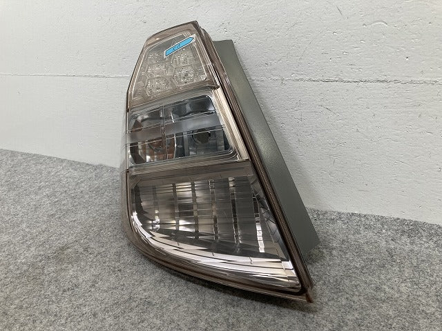 フィット RS GE6/GE7/GE8/GE9 純正 左 テールランプ/ライト/レンズ LED STANLEY P9882 ホンダ(147649)