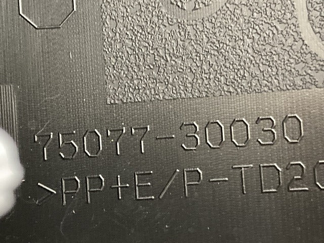 新車取り外し!クラウン クロスオーバー AZSH35 RS/TZSH35 純正 右 リア ドア サイドパネル 75077-30030 素地 トヨタ(147651)