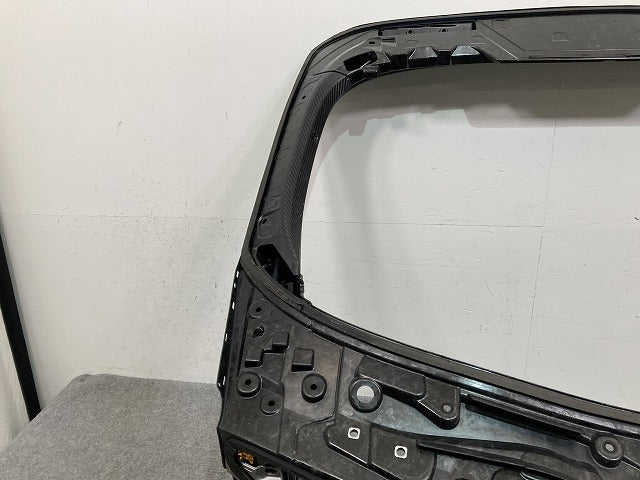 プリウス PHV ZVW52 純正 リアゲート/バックドア/リアハッチ 内張り付 グレーメタリック 1G3 トヨタ(147689)
