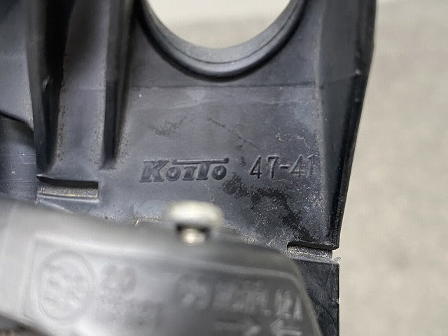 プリウスα/アルファ ZVW40W/ZVW41W 純正 右 ヘッドライト/ランプ ハロゲン レベライザー 刻印2 KOITO 47-41 81130-47280 トヨタ(147697)