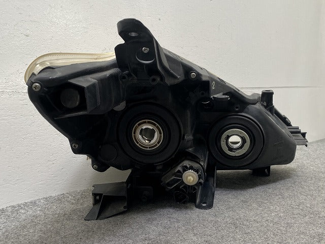 プリウスα/アルファ ZVW40W/ZVW41W 純正 左 ヘッドライト/ランプ ハロゲン レベライザー 刻印2 KOITO 47-41 81170-47280 トヨタ(147698)
