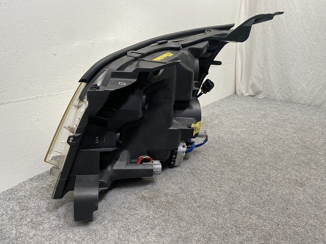 ノア NOAH 70系/ZRR70G/75/ZRR70W/75 純正 後期 右 ヘッドライト キセノン HID AFS無 レベライザー 刻印D 28-222 81145-28E70 (147699)
