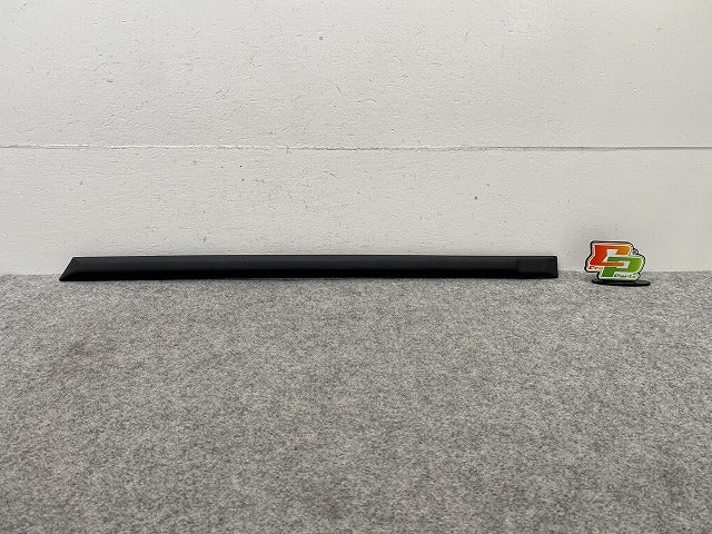 新品!3シリーズ E36 純正 左 リア ドア バンパーモール 1 960 733.0 51131960733 BMW(147701)