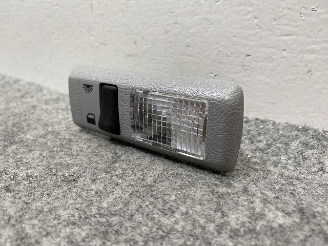 新品!V70/S70 純正 左  リア 室内灯 9169509 V9169509 ボルボ(147704)