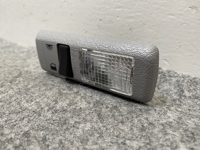 新品!V70/S70 純正  リア 室内灯 9169509 V9169509 ボルボ(147705)