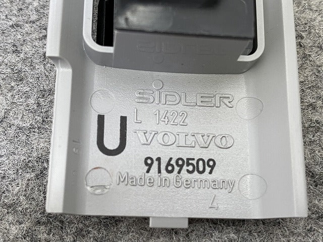 新品!V70/S70 純正  リア 室内灯 9169509 V9169509 ボルボ(147705)