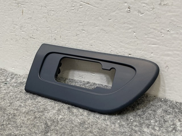 新品!V70 純正 右 フロント フェンダー モール 08693514 V39987391 サフ ボルボ(147706)
