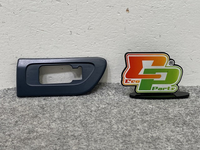 新品!V70 純正 左 フロント フェンダー モール 08693514 V39987391 サフ ボルボ(147707)