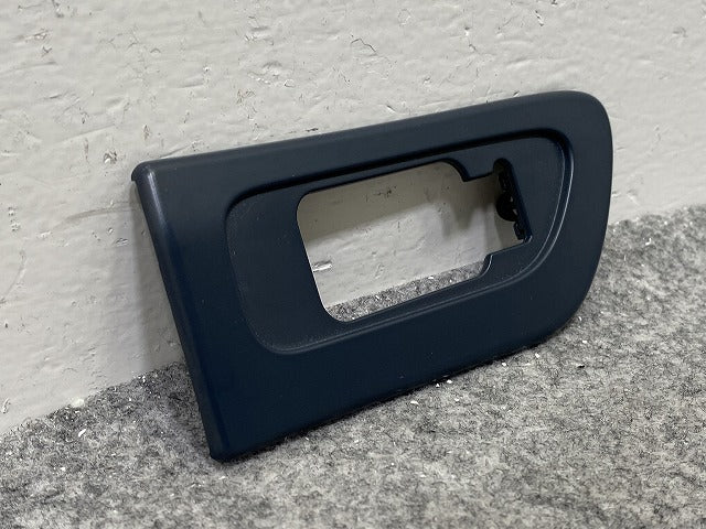 新品!V70 純正 左 フロント フェンダー モール 08693514 V39987391 サフ ボルボ(147707)