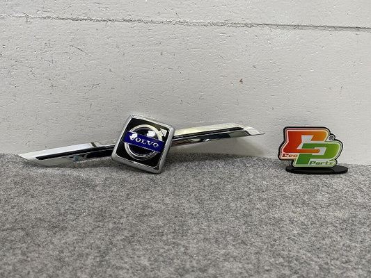 新品!V70/XC70 純正 フロント グリル エンブレム 08693648 V8693678 メッキ ボルボ(147709)
