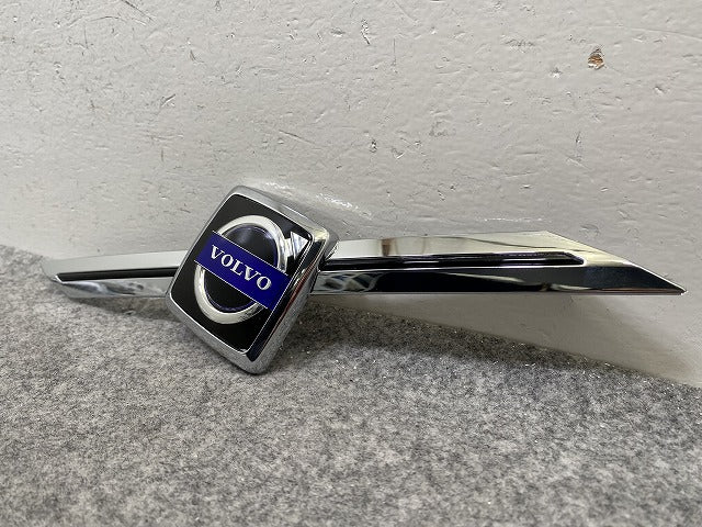 新品!V70/XC70 純正 フロント グリル エンブレム 08693648 V8693678 メッキ ボルボ(147709)
