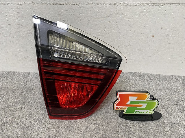 新品!3シリーズ E90 純正 左 テールランプ/ライト/レンズ ハロゲン 0284942224 63210406678 BMW(147721)