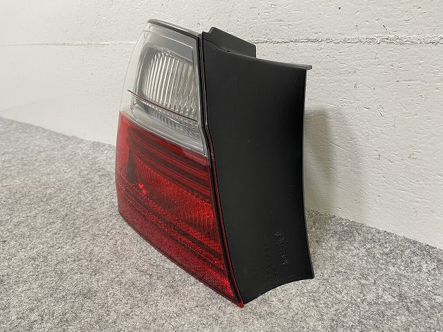 新品!3シリーズ E90 純正 左 テールランプ/ライト/レンズ ハロゲン AI 11 ELJ70 V 63210406678 BMW(147722)
