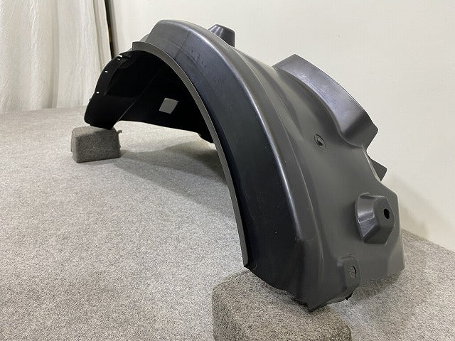 新品!1シリーズ E81/E87 純正 右 フロント フェンダー ライナー 後側 51.71-7 059 372 51717059372 素地 BMW(147725)