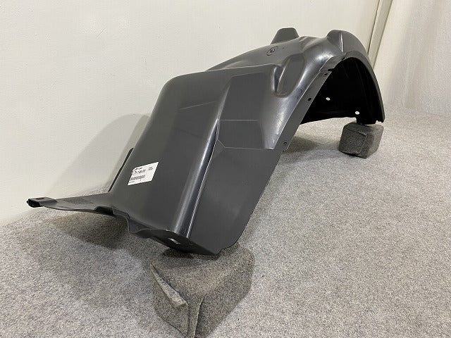 新品!1シリーズ E81/E87 純正 右 フロント フェンダー ライナー 後側 51.71-7 059 372 51717059372 素地 BMW(147726)