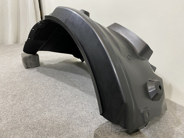 新品!1シリーズ E81/E87 純正 右 フロント フェンダー ライナー 後側 51.71-7 059 372 51717059372 素地 BMW(147727)